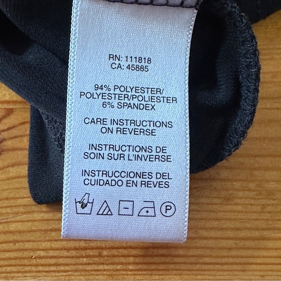 Black Sleeveless cinched back women top - Picture 7 of 9